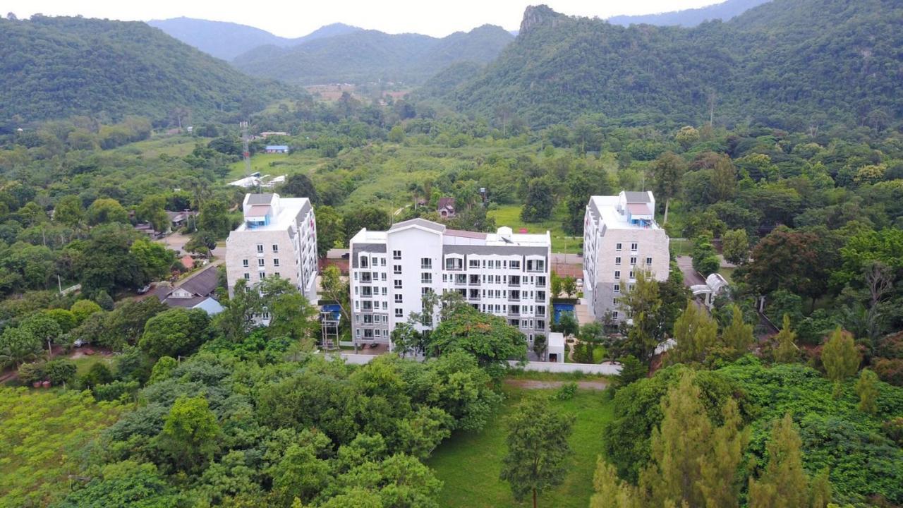 Courtyard Khaoyai Hotel นครราชสีมา ภายนอก รูปภาพ